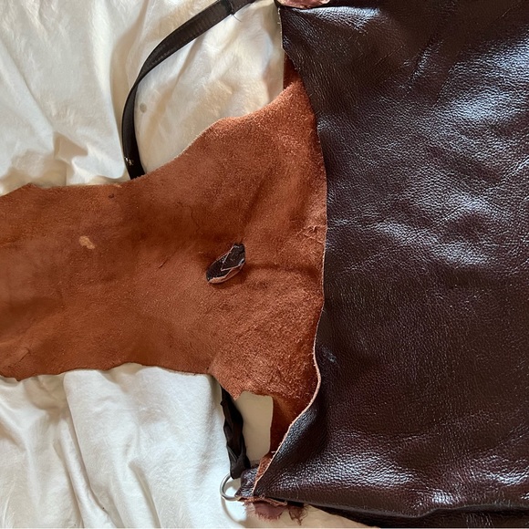 Hand crafted, cow hide/leather tote bag, adorned with large red turquoise stones - Picture 6 of 8